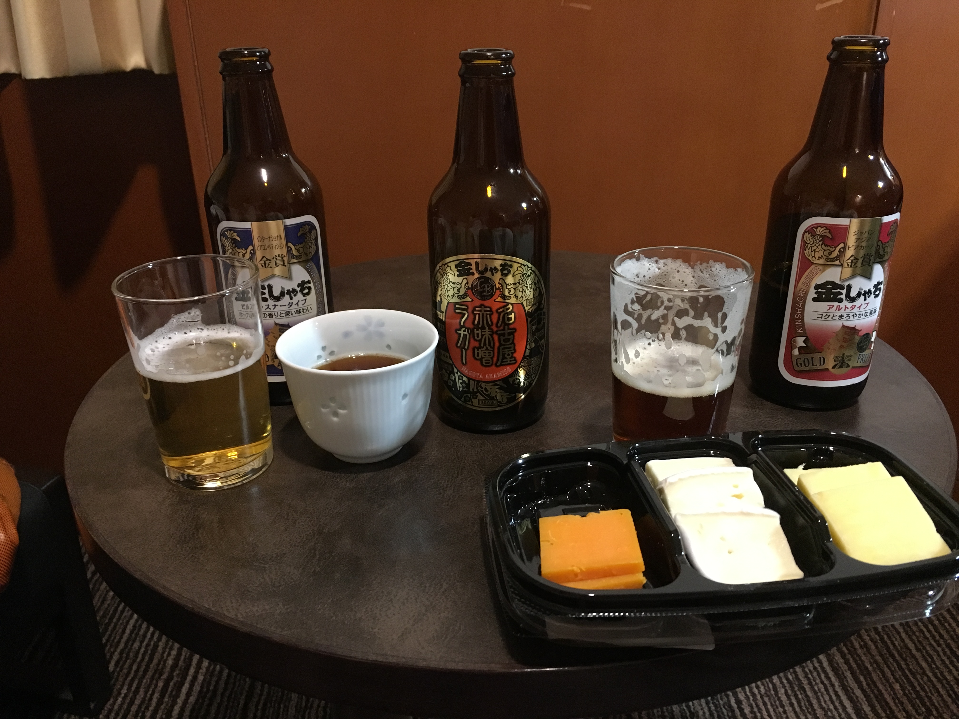 【尾張名古屋は城でもつ】ホテルで部屋呑み。ローカル地ビールを楽しむ（笑）